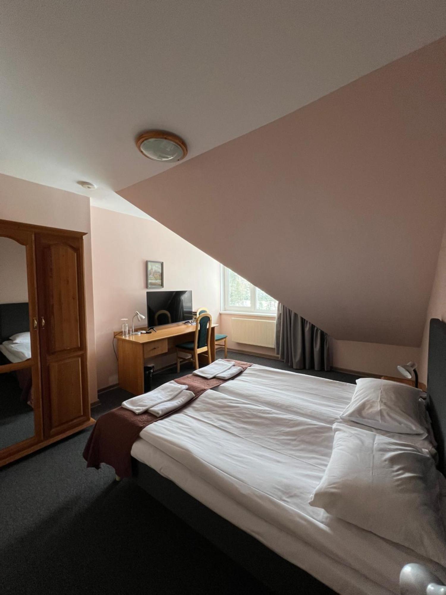 Butenas Hotel Tyla Biržai Zewnętrze zdjęcie