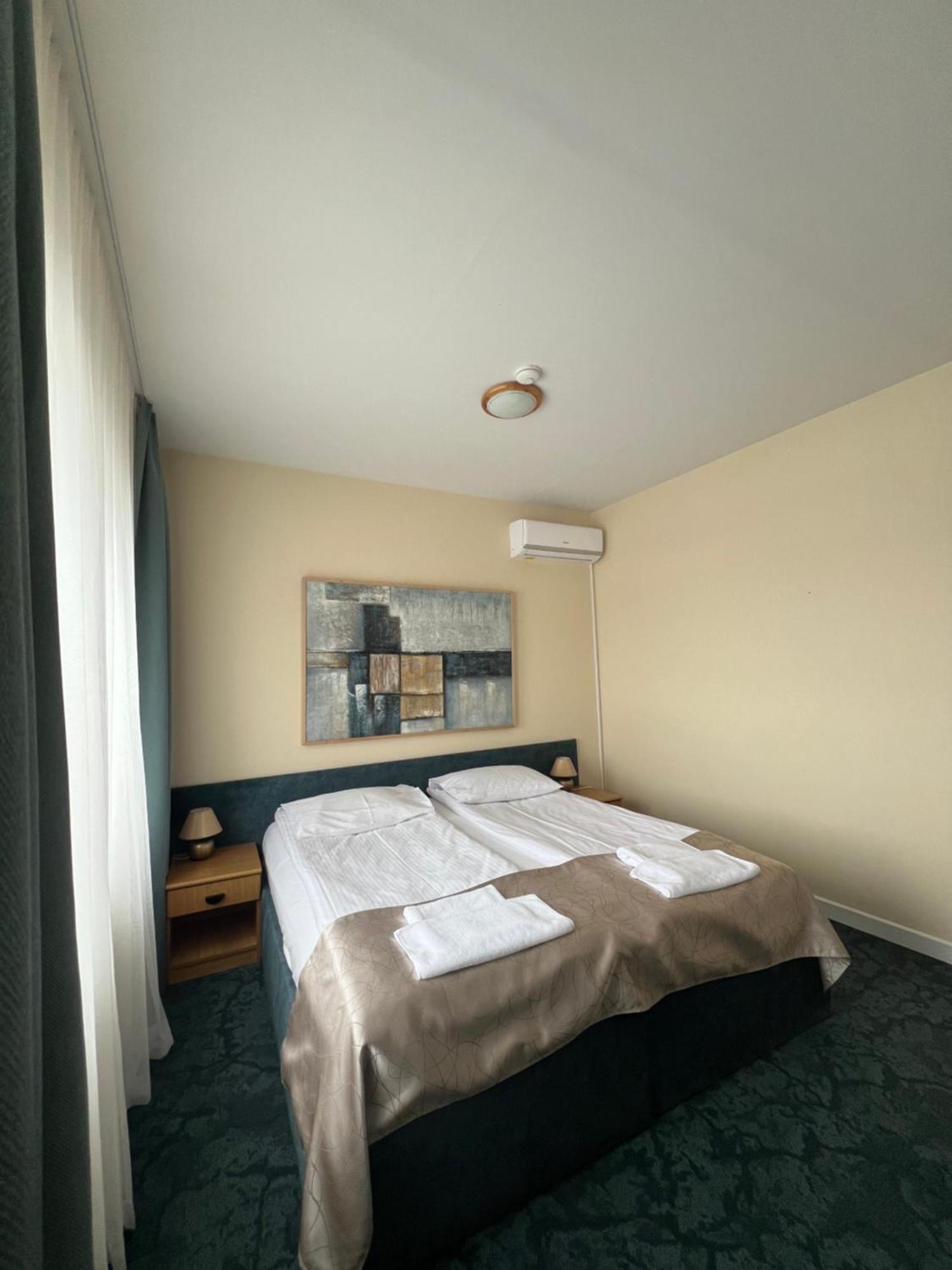 Butenas Hotel Tyla Biržai Zewnętrze zdjęcie