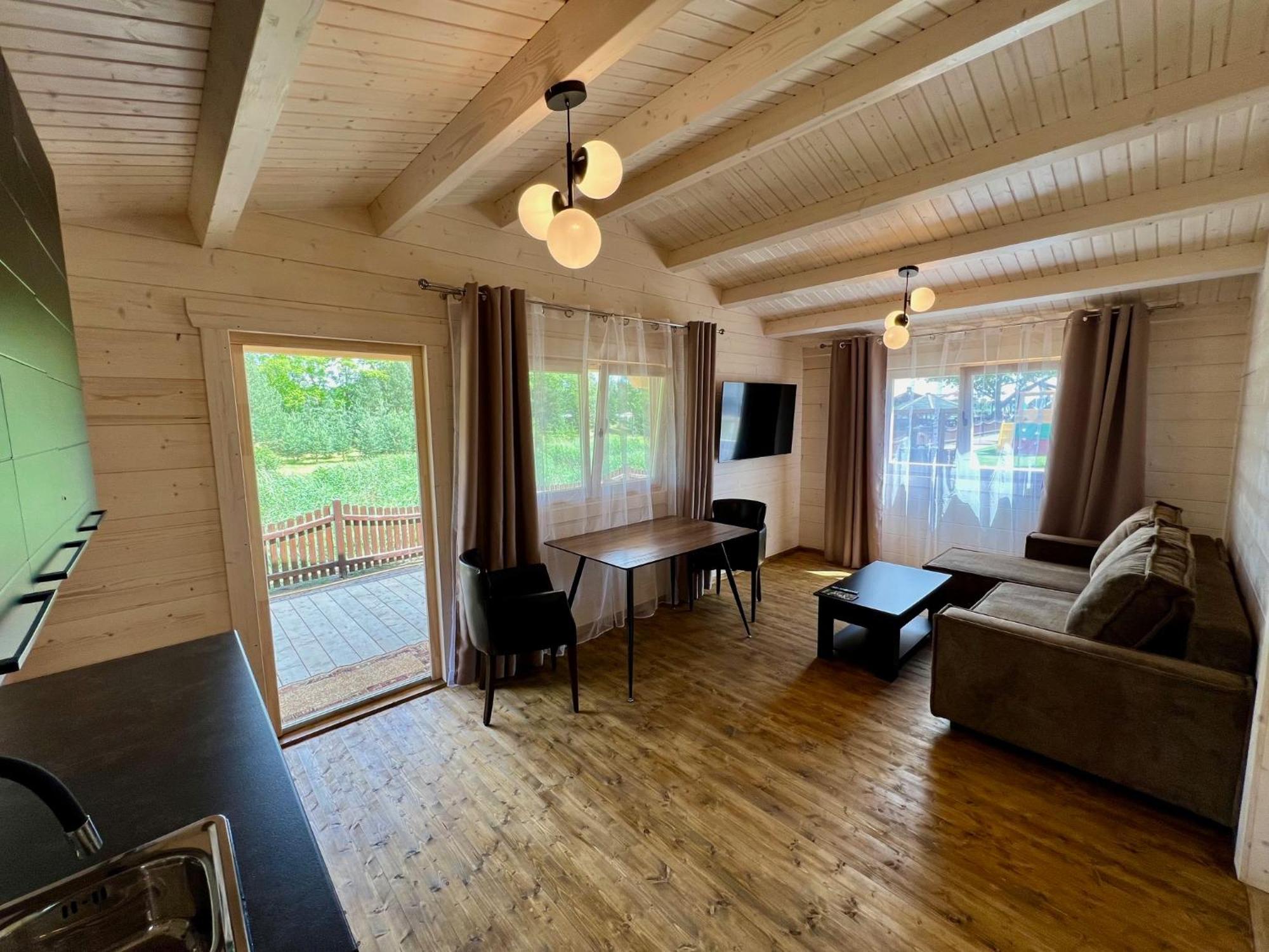 Butenas Hotel Tyla Biržai Zewnętrze zdjęcie